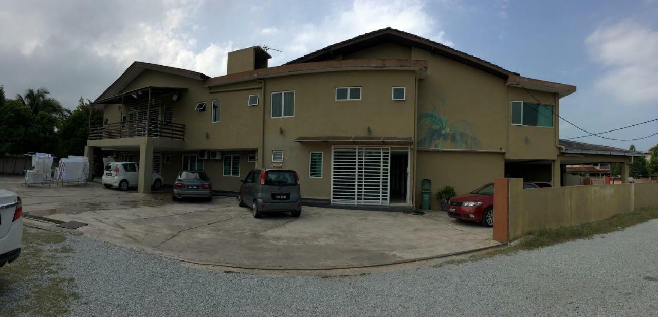 Pantai Guesthouse Куантан Екстер'єр фото